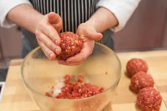 Jak zrobić kotlety do hamburgera, które będą soczyste i pyszne