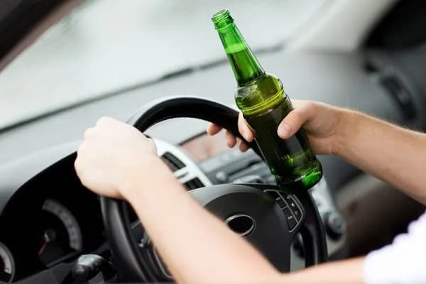 Piwo bezalkoholowe czy ma alkohol? Odkryj prawdę o jego zawartości