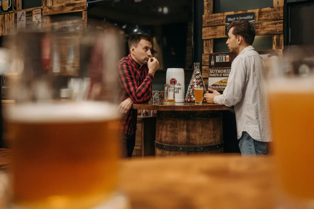 Ile czasu trzyma piwo w organizmie? Sprawdź, zanim wypijesz!