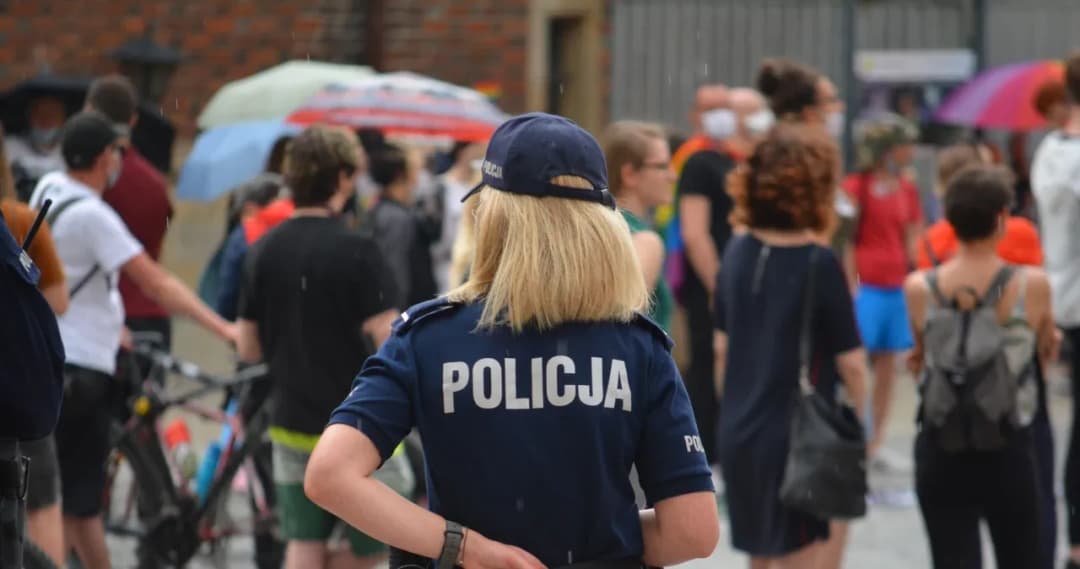 Czy można pić piwo 0 w miejscu publicznym? Sprawdź przepisy i zasady