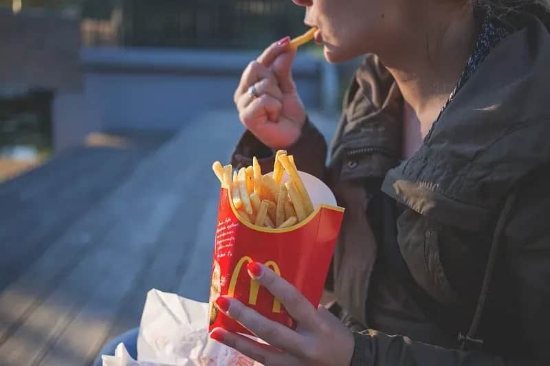 Ile kosztują zakręcone frytki w McDonald's? Zaskakujące ceny!